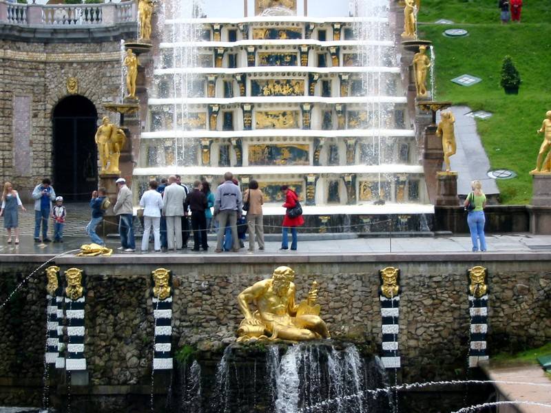 8_cascade_peterhof.jpg